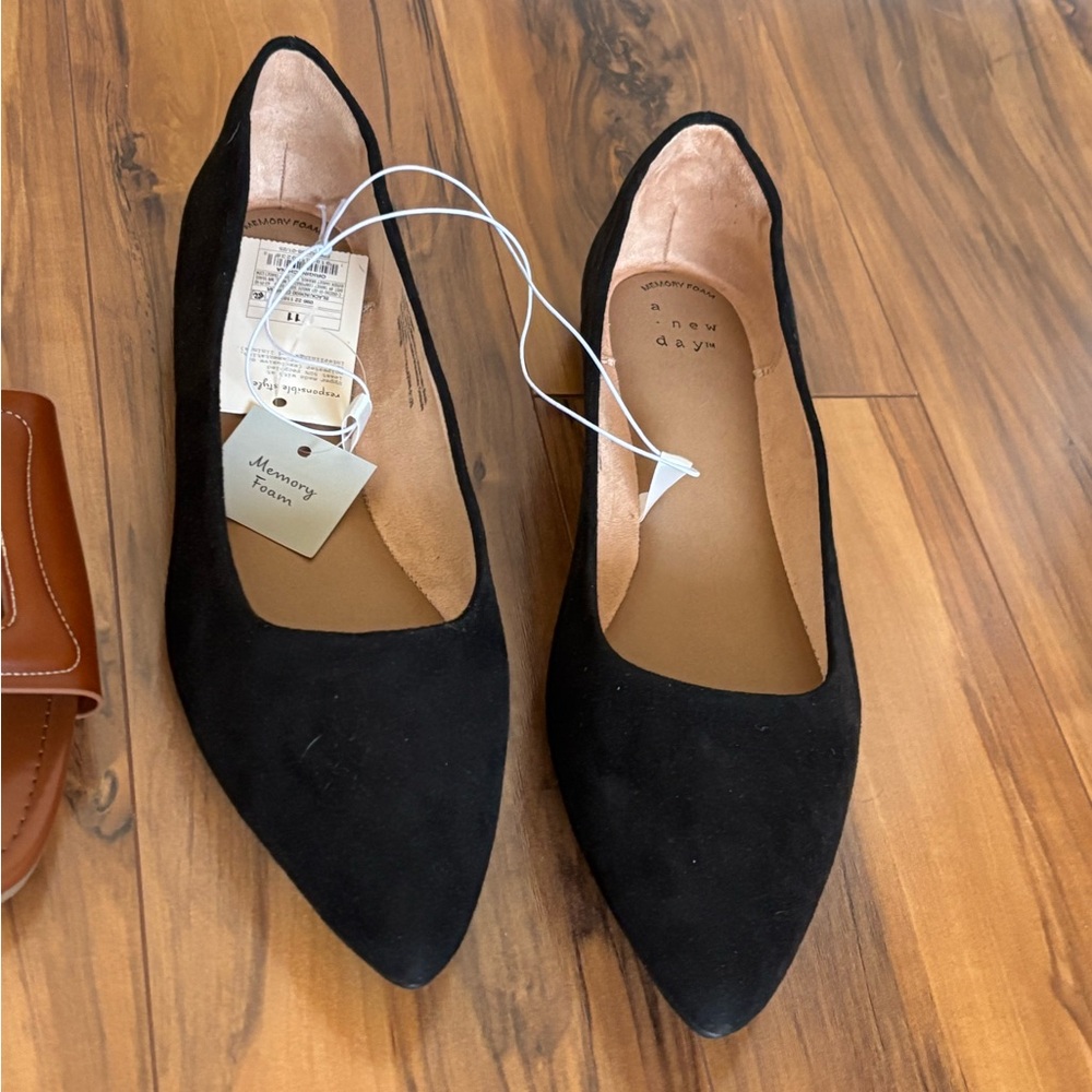 A New Day Camel Cognac Sandals Black Suede Pointed Flats size 11 - Picture 2 of 9